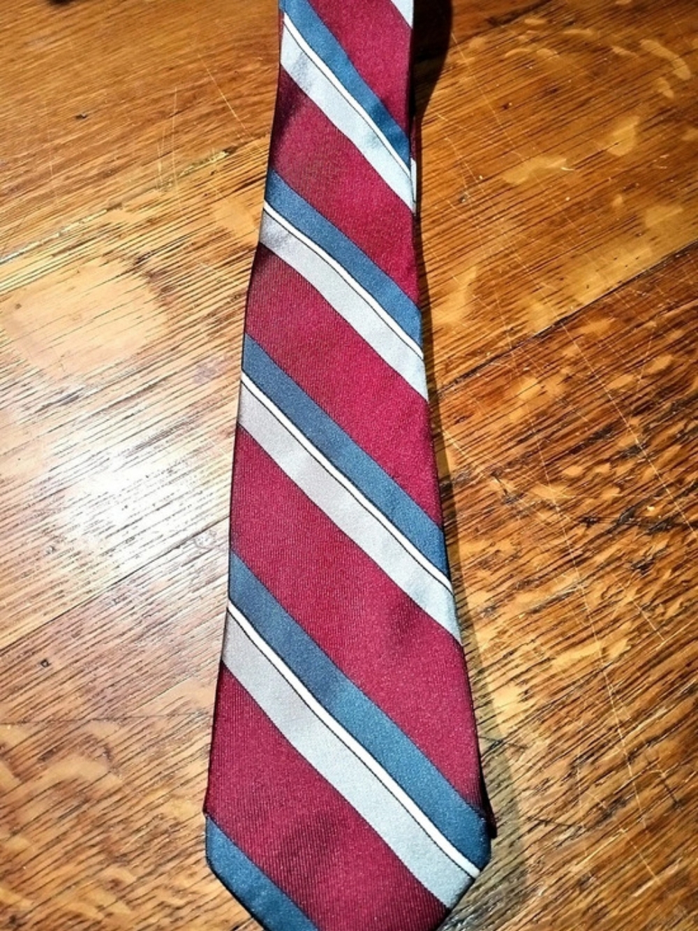 Kuppenheimer Striped Tie in Red & Blue Like New